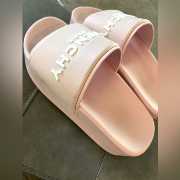 PINK GIVENCHY SLIDES ✨ - Picture 3 of 6